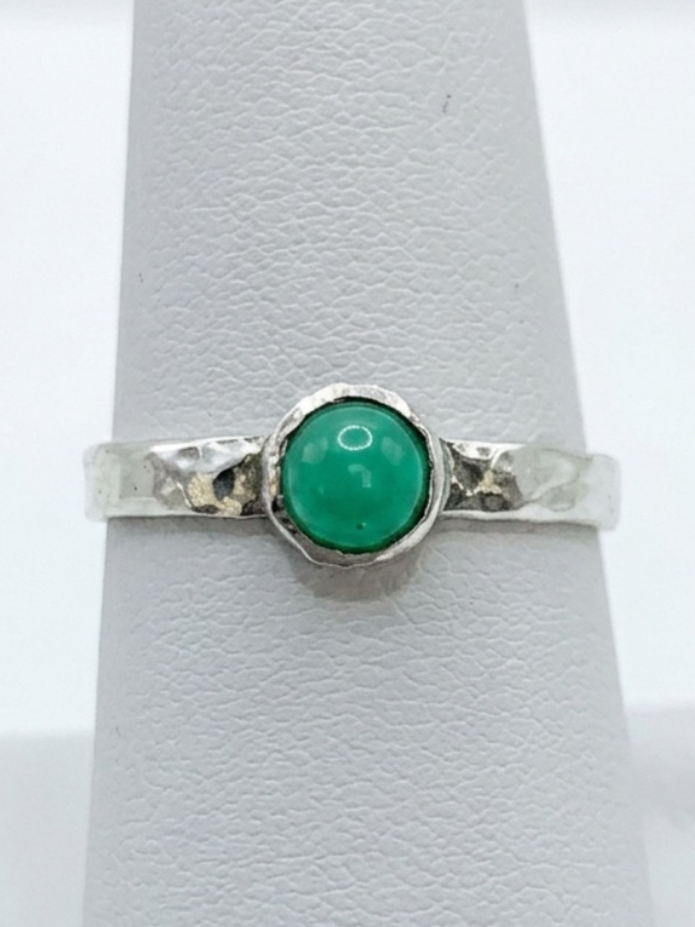 Beautiful Artisan 925 Sterling Silver Green Cabochon Stacking Ring – Size 8